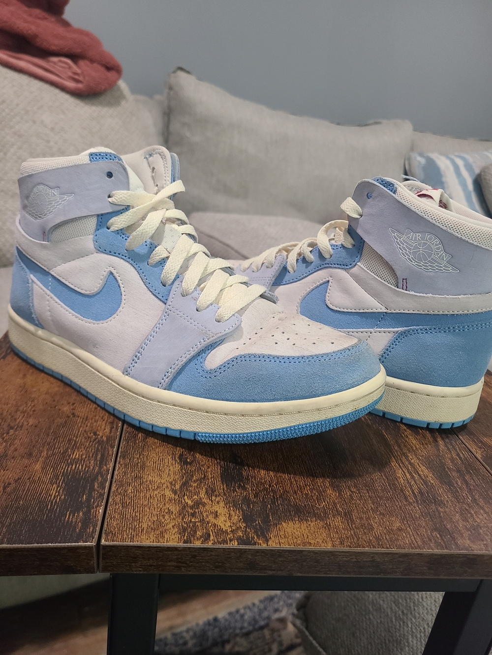 Nike Air Jordan 1 High - White & Light Blue Suede